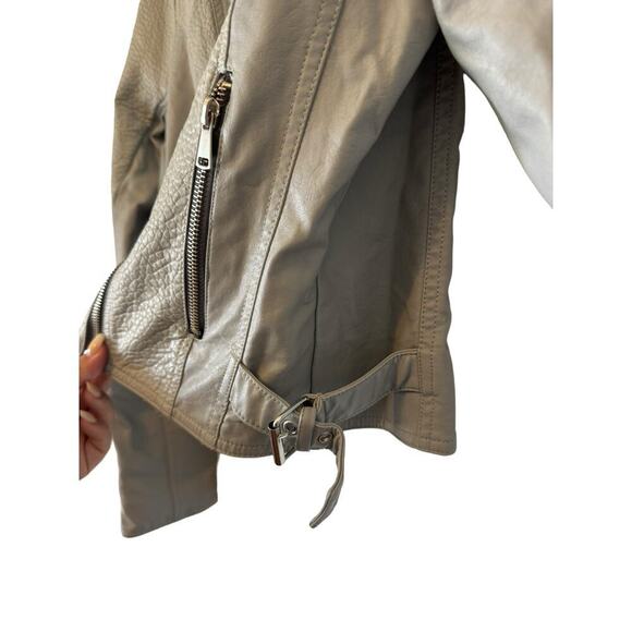 BKE Asymmetrical Zip Front Faux‎ Leather Jacket - Light Gray - Zipper Sleeve - M - Picture 6 of 15